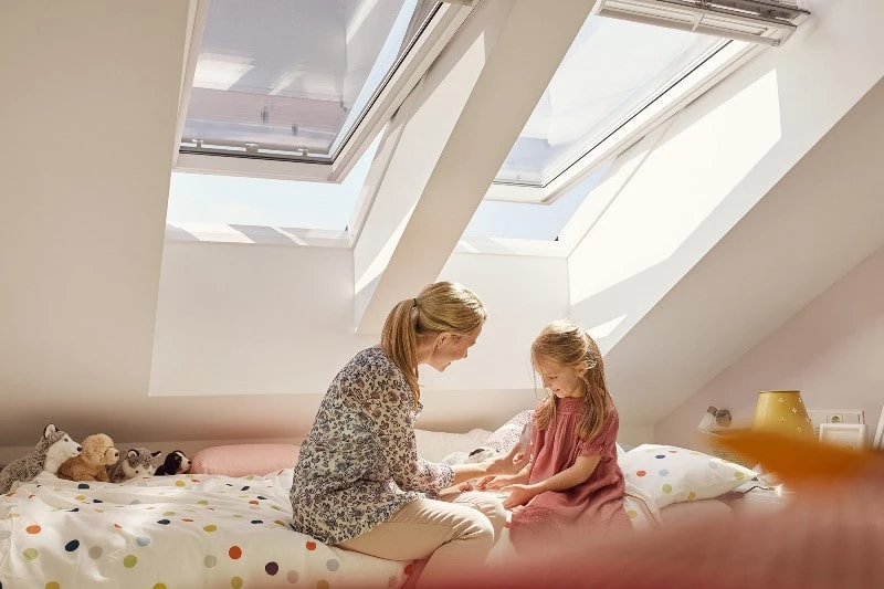 Мансардное окно VELUX PREMIUM GGU 0070, белое