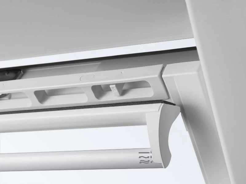Мансардное окно VELUX PREMIUM GGU 0070, белое